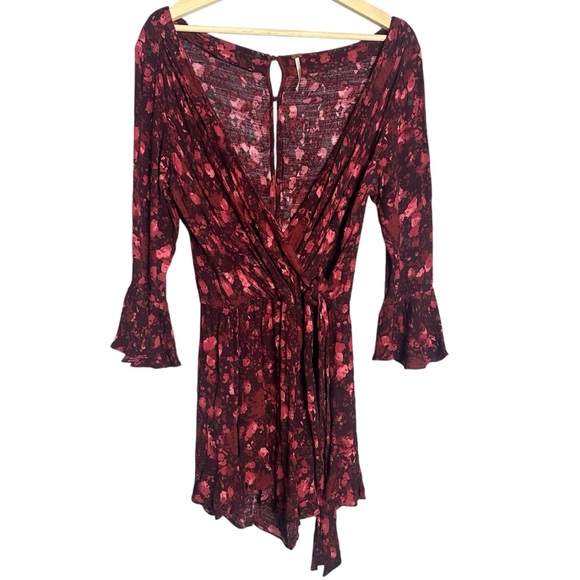 𝅺Free People All the Right Ruffles Wrap Front Romper Size Medium - Picture 2 of 6
